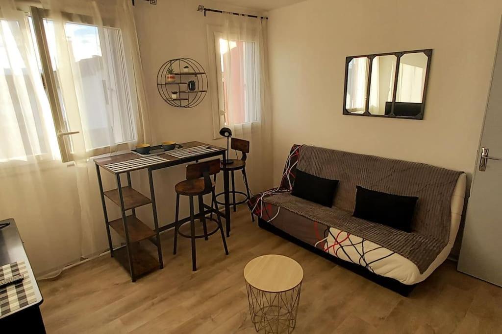 Petit Cocon Tarbais -Wifi-Parking Appartement Tarbes Buitenkant foto